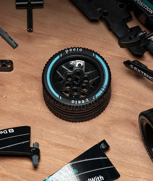 Конструктор F1 Technic Mercedes 1:10 чорна 1020 деталей, спортивна машинка мерседес ф1 конструктор, болід ф1 F1-MER фото